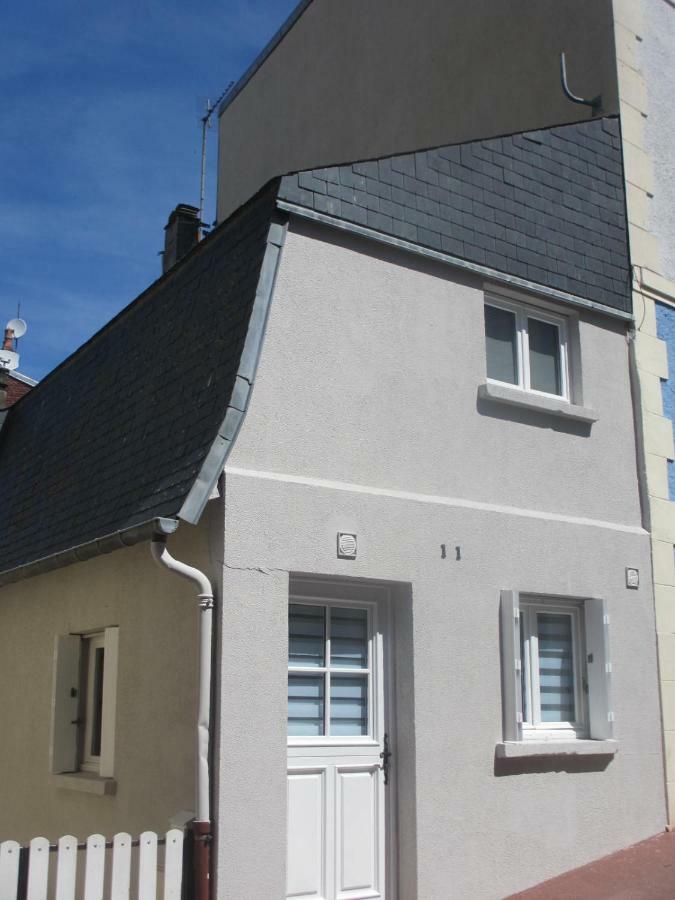 à 30 m du coeur de la rue des Bains Trouville-sur-Mer Exterior foto